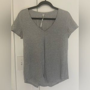 Lululemon V-neck T-shirt size medium new without tags gray